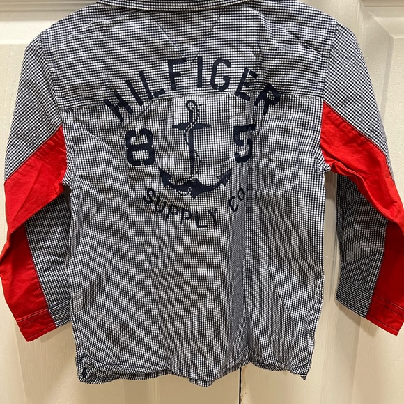 NWT - Tommy Hilfiger - boys plaid button down shirt. - Picture 5 of 6